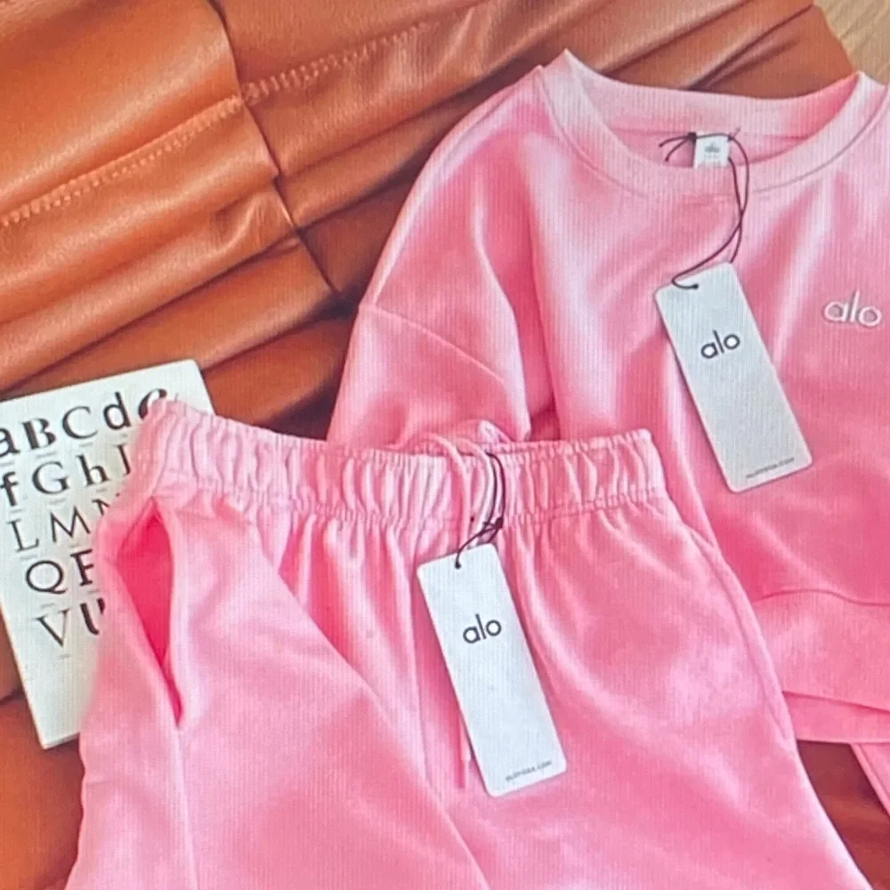 ALO Yoga Pink Velour Lounge Sweatshirt and Shorts Set Size M